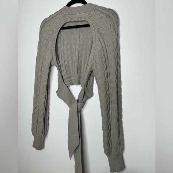 Gorgeous Camila Coelho Safaa Cropped Sweater in Grey - Picture 8 of 9